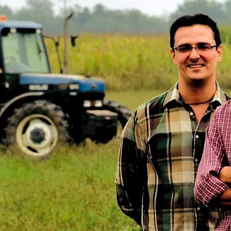 ファームステイ El Cavajer Revello